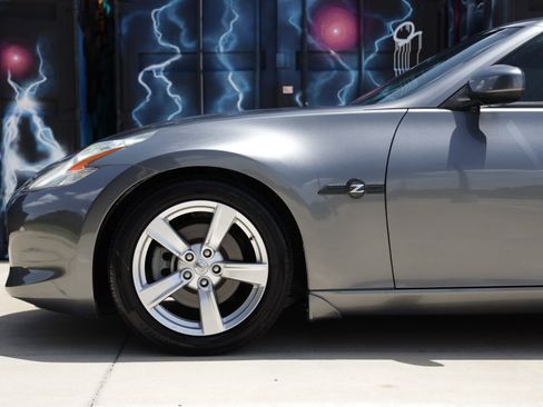 Used 2012 Nissan 370Z Coupe RWD image 25
