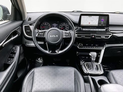 Used 2022 Kia Seltos EX image 5