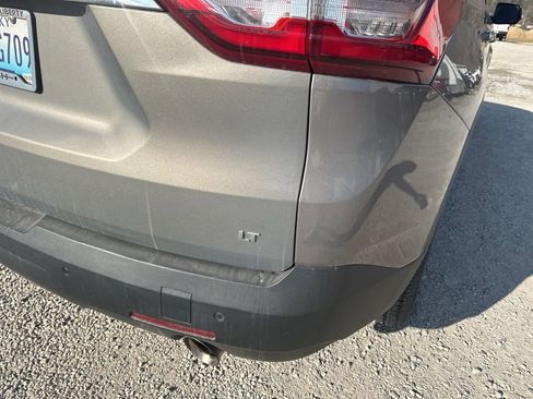 Used 2018 Chevrolet Traverse LT image 9