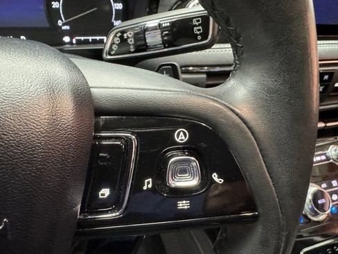 Used 2021 Lincoln Corsair Standard w/ Equipment Group 101A image 14