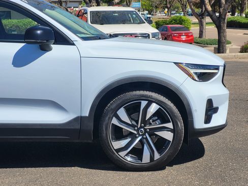 Certified 2024 Volvo XC40 B5 Plus w/ Climate Package AWD/4WD image 7