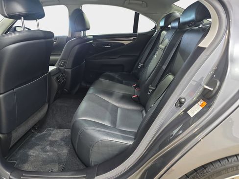 Used 2017 Lexus LS 460 AWD w/ Comfort Package image 11