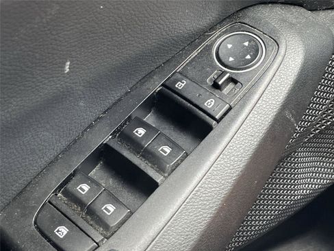Used 2021 Kia Seltos S FWD image 17
