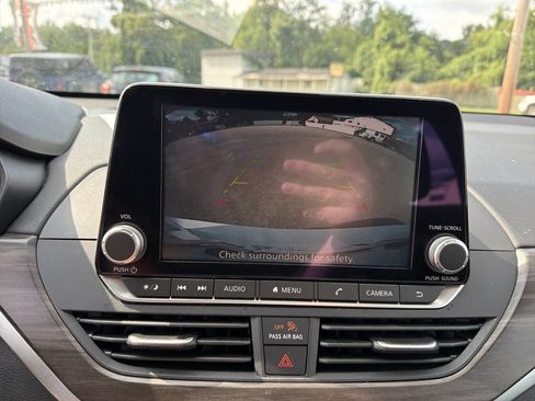 Used 2025 Nissan Altima 2.5 SV FWD image 26