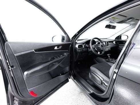 Used 2020 Kia Sorento LX AWD/4WD image 21