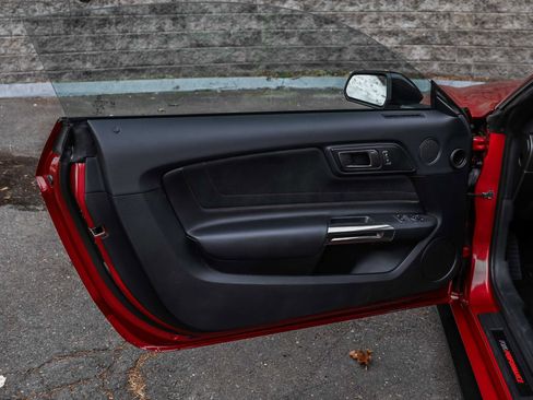 Used 2020 Ford Mustang Shelby GT350R w/ GT350R Equipment Group 920A image 17