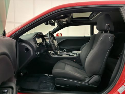 Used 2017 Dodge Challenger R/T w/ Blacktop Package image 19