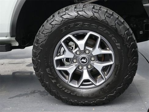 Used 2021 Ford Bronco Badlands image 35