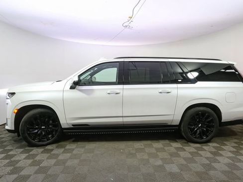 Used 2024 Cadillac Escalade ESV Sport Platinum w/ LPO, ONYX Package image 6