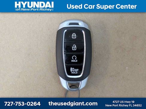 Certified 2025 Hyundai Venue SEL FWD image 32