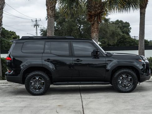 Used 2024 Lexus GX 550 image 9