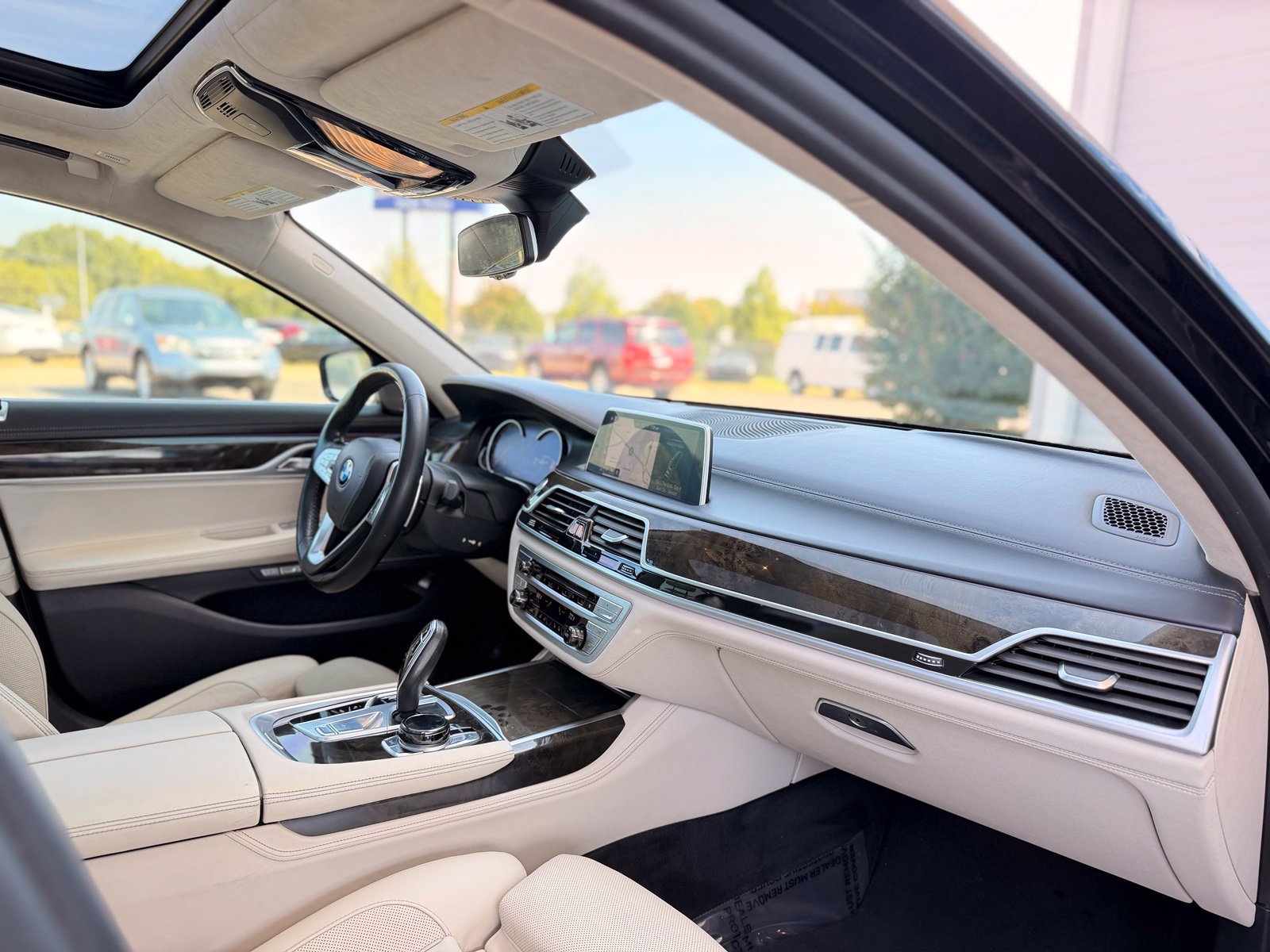Used 2018 BMW 750i xDrive AWD/4WD image 34