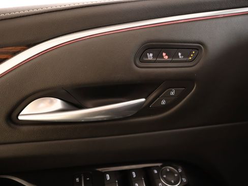 Used 2023 Cadillac Escalade Premium Luxury image 19