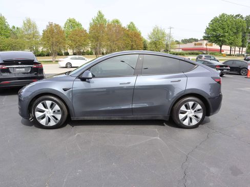 Used 2023 Tesla Model Y Long Range AWD/4WD image 7