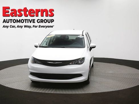 Used 2023 Chrysler Voyager LX image 53