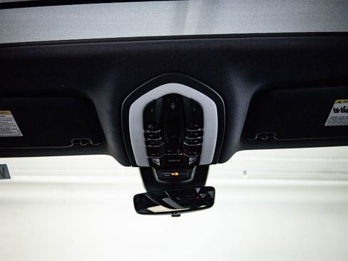 Certified 2026 Porsche Macan image 20