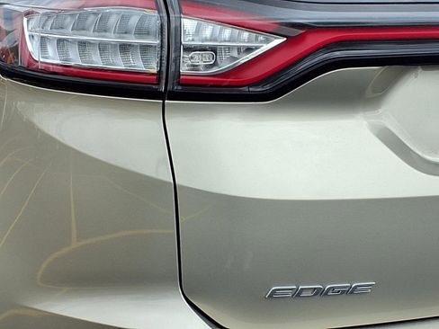 Used 2018 Ford Edge SEL w/ Equipment Group 201A AWD/4WD image 28