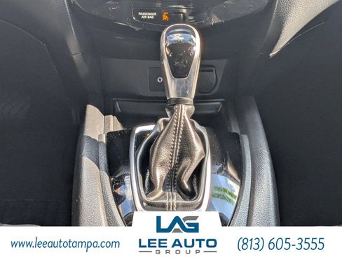 Used 2019 Nissan Rogue S image 19