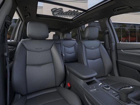New 2025 Cadillac XT6 Luxury image 17