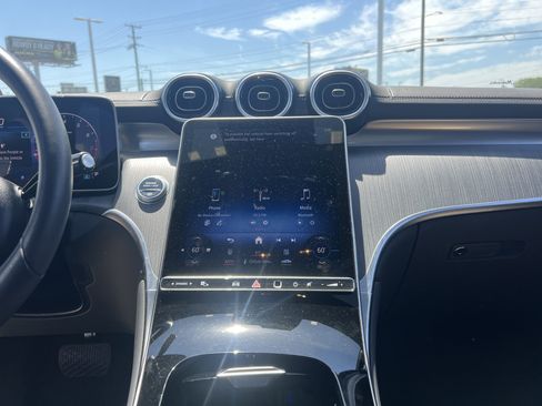 Used 2024 Mercedes-Benz GLC 300 4MATIC image 30