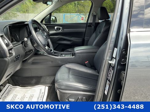 Used 2021 Kia Sorento S image 11
