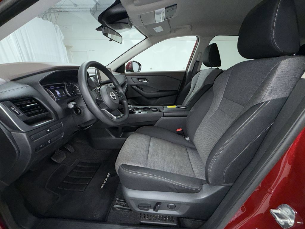 Used 2023 Nissan Rogue SV AWD/4WD image 4