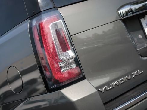 Used 2017 GMC Yukon XL Denali w/ Open Road Package AWD/4WD image 13