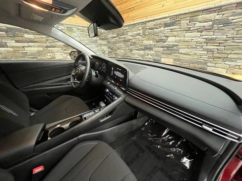 Used 2023 Hyundai Elantra SEL w/ Convenience Package FWD image 31