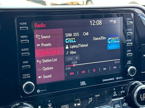 Used 2022 Toyota Highlander Limited image 19