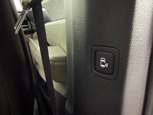 Used 2026 Kia Carnival FWD image 31