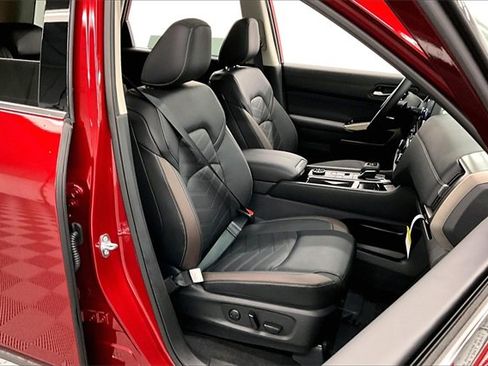 New 2025 Nissan Pathfinder Platinum w/ Cargo Package image 37