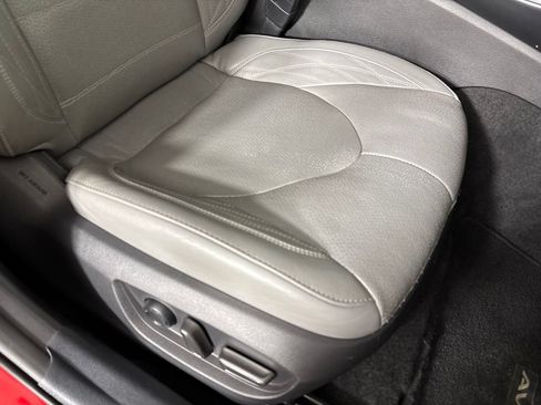 Used 2022 Toyota Avalon Limited w/ Advanced Safety Package FWD image 32