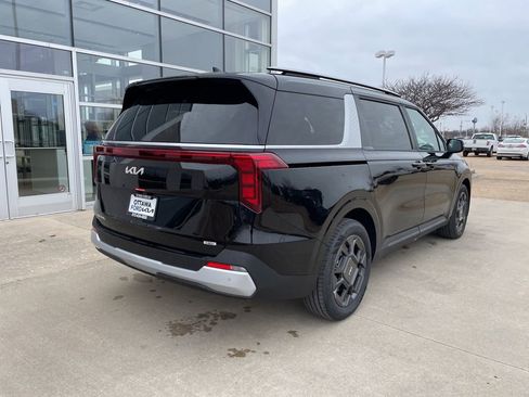 New 2026 Kia Carnival EX image 5