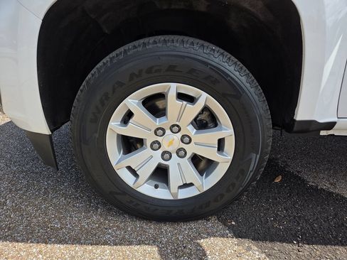 Used 2022 Chevrolet Colorado LT w/ Fleet Safety Package RWD image 26