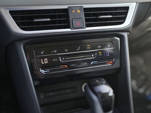 New 2025 Volkswagen Taos SE image 16