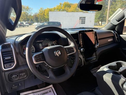 Used 2025 RAM 1500 Big Horn AWD/4WD image 7