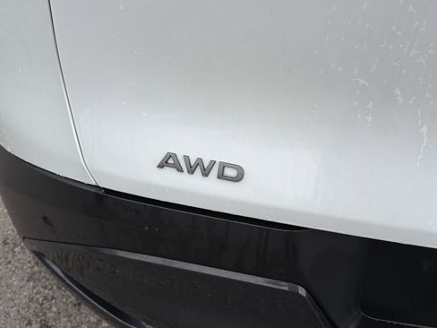 Used 2025 Nissan Murano SL image 11