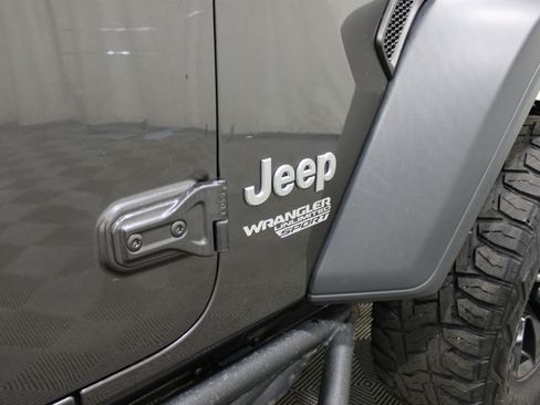 Used 2018 Jeep Wrangler Unlimited Sport S AWD/4WD image 26