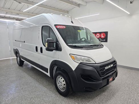Used 2023 RAM ProMaster 2500 FWD image 1