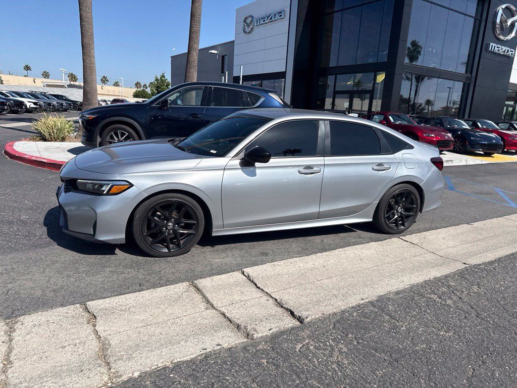 Used 2025 Honda Civic Sport image 4