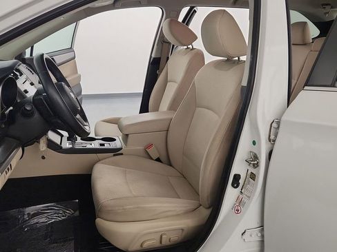 Used 2018 Subaru Outback 2.5i Premium image 15