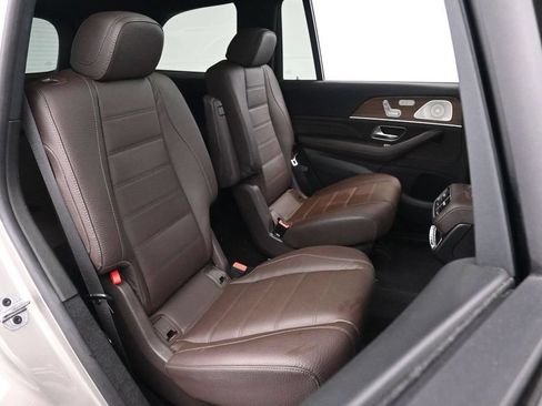 Used 2022 Mercedes-Benz GLS 450 4MATIC image 24