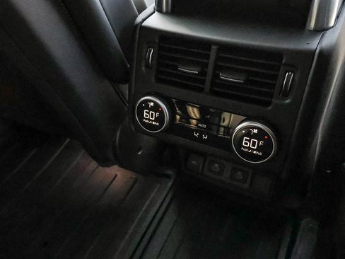 New 2026 Land Rover Discovery Limited Edition AWD/4WD image 21