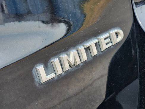 Used 2018 Jeep Grand Cherokee Limited image 13