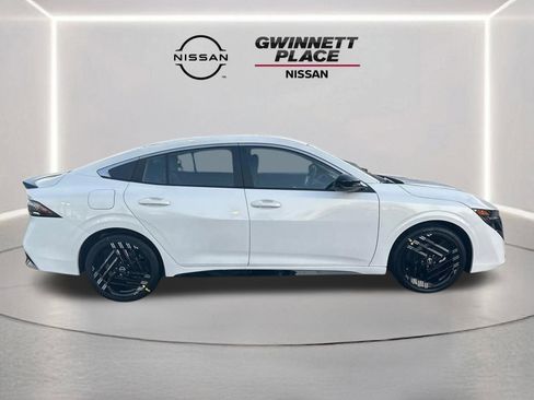 New 2026 Nissan Sentra SR w/ Floor Mat Package image 4