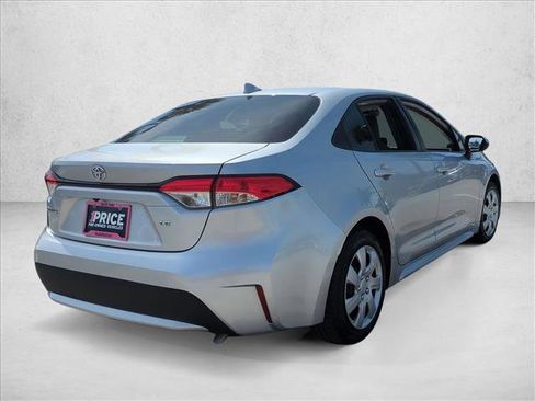 Used 2022 Toyota Corolla LE FWD image 5