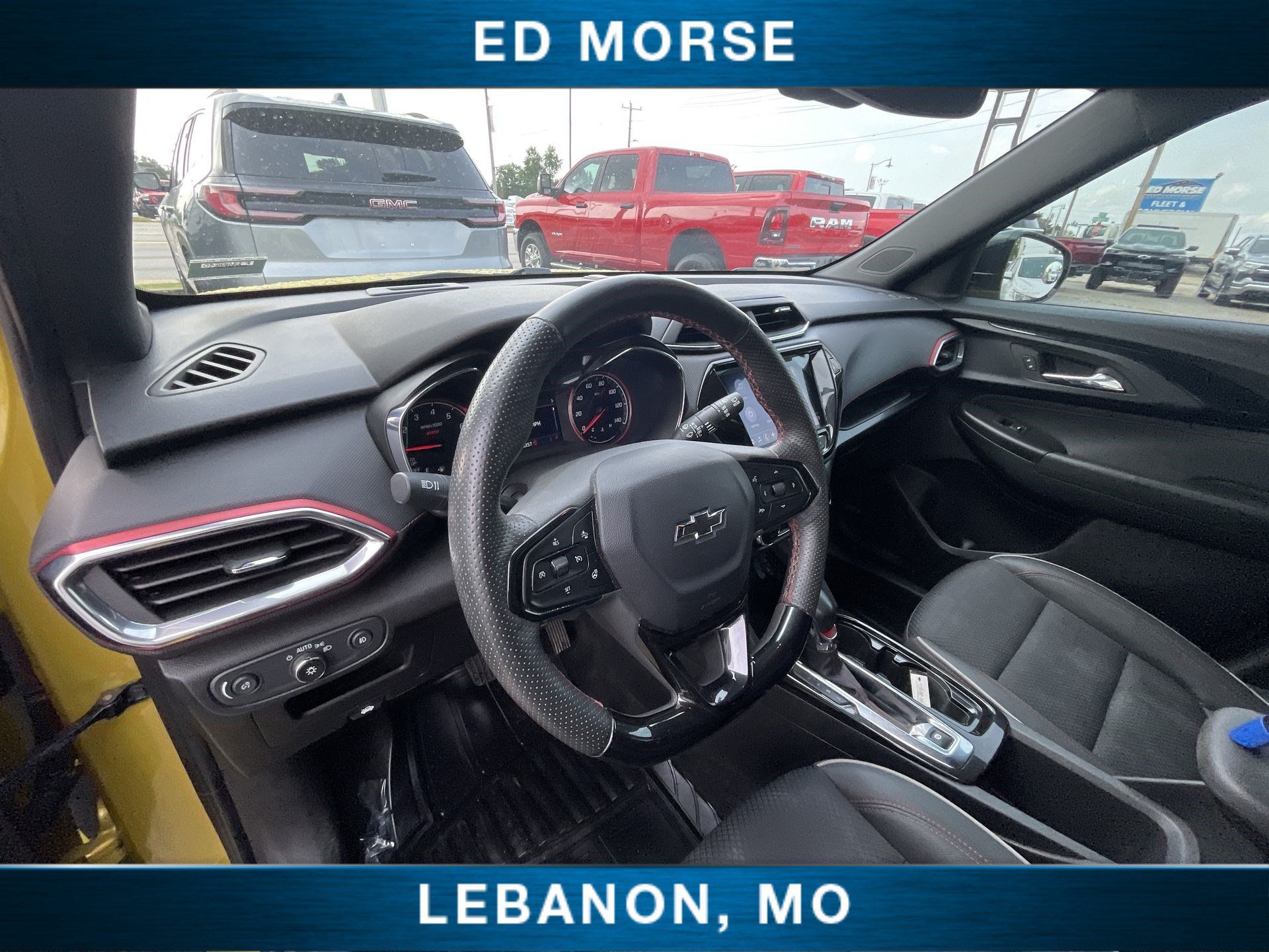 Used 2023 Chevrolet TrailBlazer RS w/ Sun and Liftgate Package FWD image 10