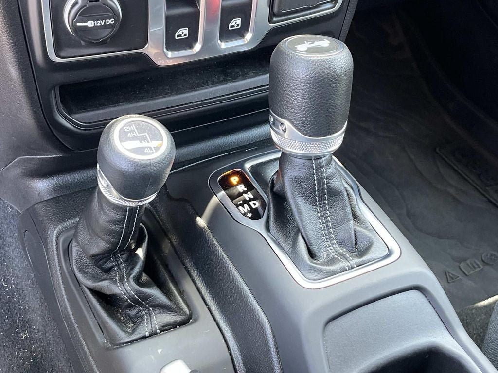 Used 2025 Jeep Wrangler Sport AWD/4WD image 14