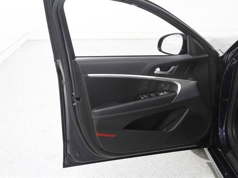 Certified 2023 Genesis G70 2.0T AWD/4WD image 4