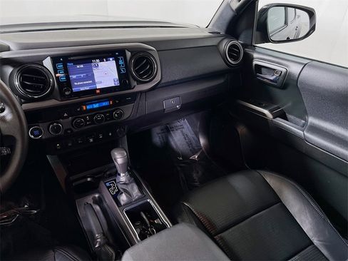 Certified 2019 Toyota Tacoma TRD Off-Road image 21